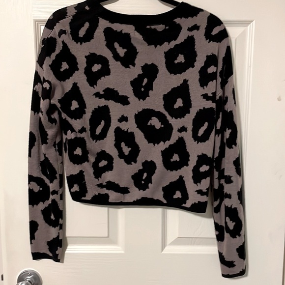 John + Jen Leopard Print Sweater - Picture 2 of 3